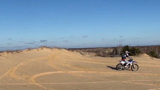 Эндуро зима в Алешковской пустыни Honda Transalp xr 250 смотреть онлайн