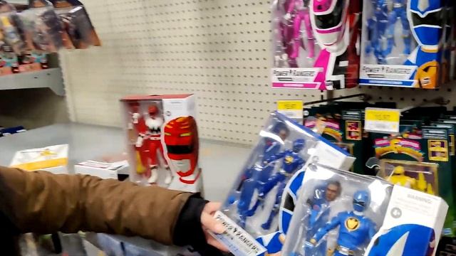 RARE figures found! 2021 Winter Holidays Toy Hunt смотреть онлайн