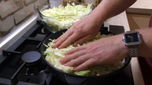 Капуста жареная с колбасой