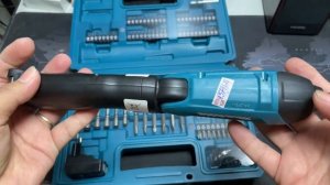 Makita DF001DW (máy vặn vít)