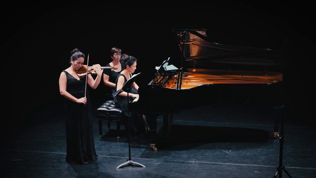 Christina McGann & Jingwen Tu | Albumblatt (Richard Wagner) смотреть онлайн