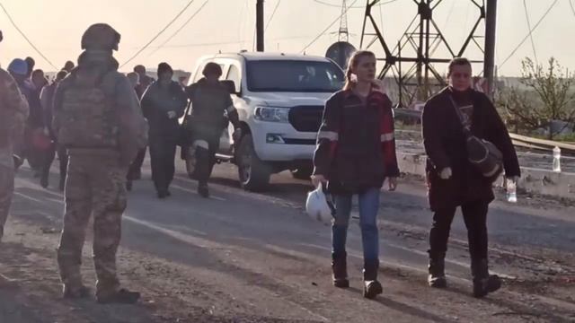 Вывод беженцев из Мариуполя