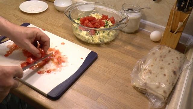 Роллы с сыром, чесноком и помидором | Быстро, просто, вкусно! смотреть онлайн