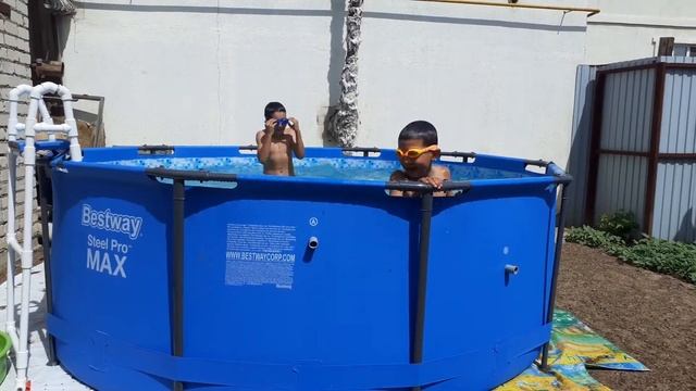 Купили бассейн мальчикам, очень понравилось ☺ объёмный смотреть онлайн