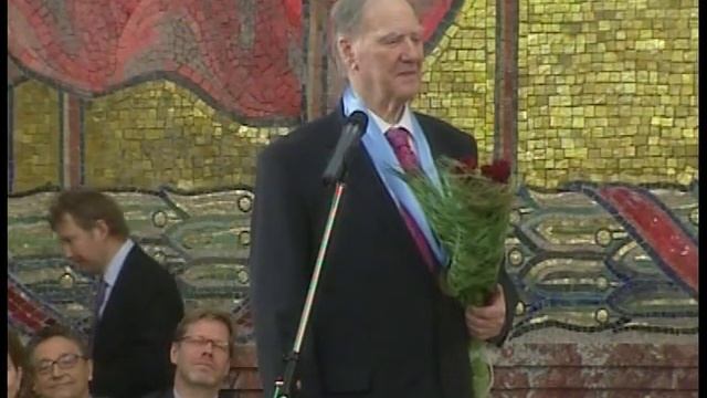 Сергею Петровичу Капице вручили почетного профессора МГУ