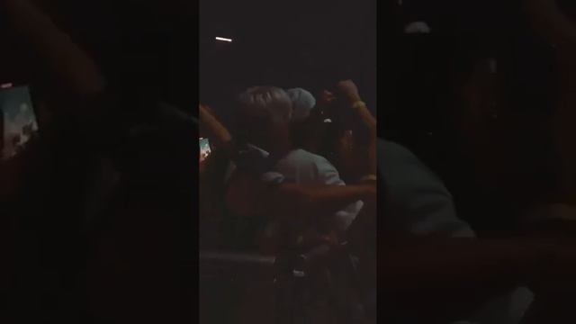 Бабуля отрывается по полной программе