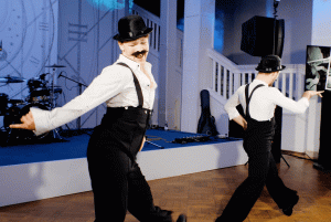 Танцевальный шоу-номер попурри для свадебного мероприятия «Чаплины»