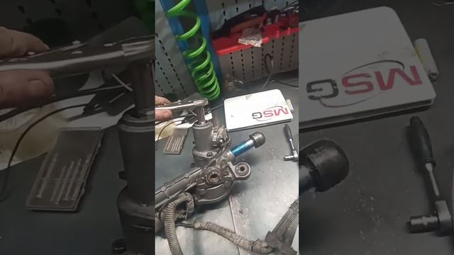 Произвели ремонт рулевой рейки Subaru Forester и избавились от стука #рулеваярейка #subaru смотреть онлайн