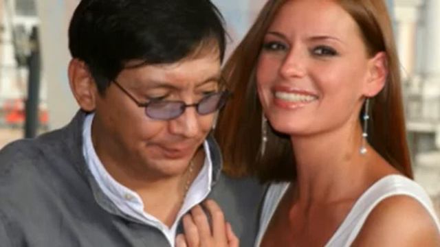 ТОЛКАЛИНА случайно показала обручальное кольцо! смотреть онлайн