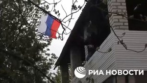 В селе Казачьи Лагеря Херсонской области сняли с администрации украинский флаг и водрузили