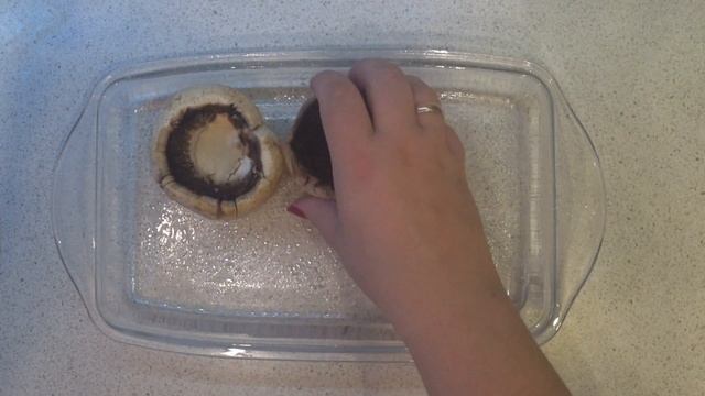 ? Шампиньоны фаршированные куриной грудкой