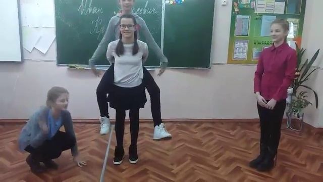 Страна читающая — «5б3» читает произведение «Свинья под дубом» И. А. Крылова смотреть онлайн