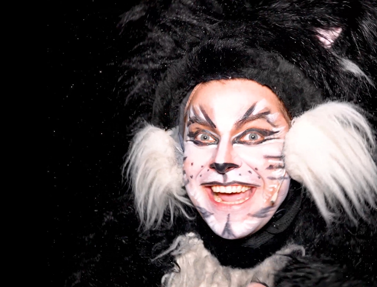 Кот Ученый поздравляет с Днем космонавтики.mp4 смотреть онлайн