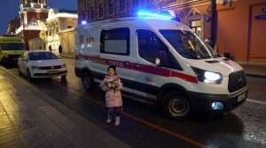 Сказка про зайчика  Раз, два, три, четыре, пять, вышел зайчик погулять. Вика и папа. ENG SUB