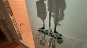 Дневник ремонта . Закончили класть плитку  часть 11