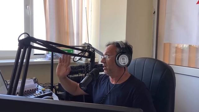 Народ Хочет Знать - пластический хирург клиники "В надёжных руках" смотреть онлайн