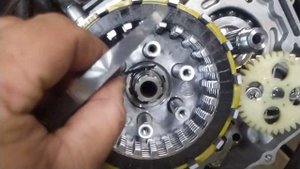 Regulmoto zr 250 2020года. Шум в сцепление.