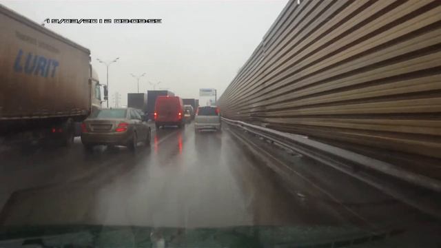 Пробка на МКАД - один м... "втирается" смотреть онлайн