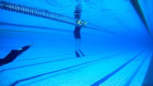 Фридайвинг. тренировка в бассейне моноласта 2.05.2023 Freediving monofin pool training