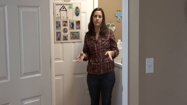 Housecleaning Tips : How to Clean Linoleum Floors смотреть онлайн