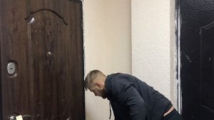 Установка наличников на входную дверь