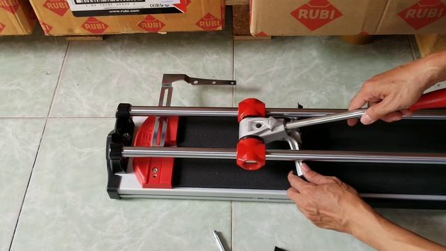 Khui thùng bàn cắt gạch Rubi model Genius-85 Cut смотреть онлайн