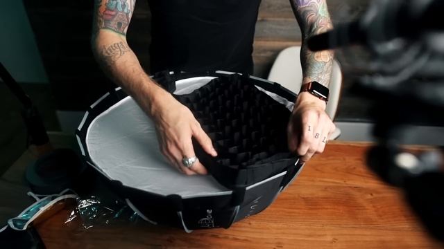 How to PROFESSIONALLY LIGHT your VIDEOS смотреть онлайн