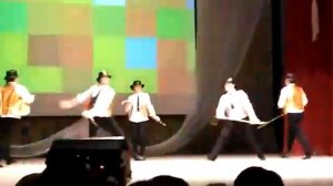 Танец с тростями.