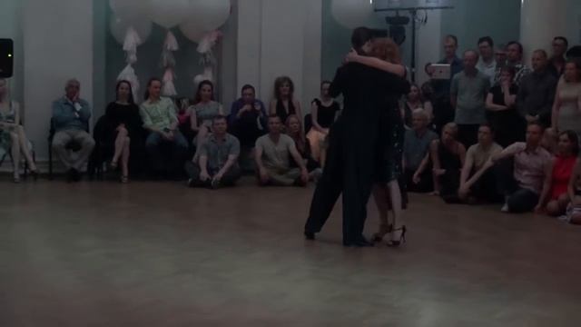 "Nevskaya milonga 2016". Artem & Karina Lilu Dovbush. Carlos Di Sarli - Duerme Mi Amor смотреть онлайн