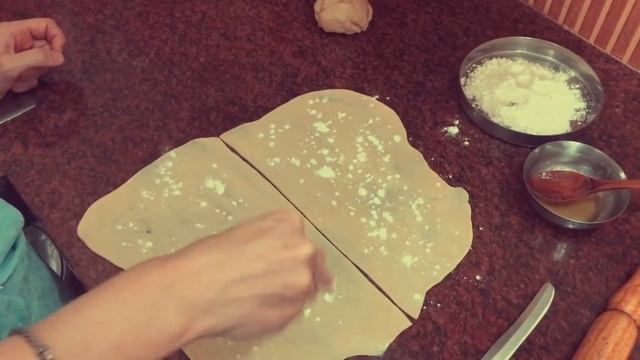 ЛАЧХА ПАРАТХА - слоеная паратха (индийская лепешка)