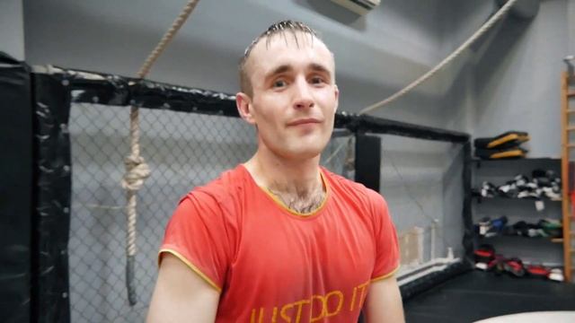 ЛИЧНЫЙ ВОДИТЕЛЬ КОРНЕЯ НАЕХАЛ НА ТРЕНЕРА ТАРАСОВЫХ смотреть онлайн