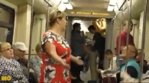 Прикол-белые розы !!! Все танцуют !!!)))