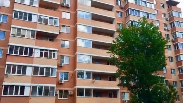 ЖК “Камелот” представляет собой 10-ти этажный секционный дом в городе Ростове-на-Дону.