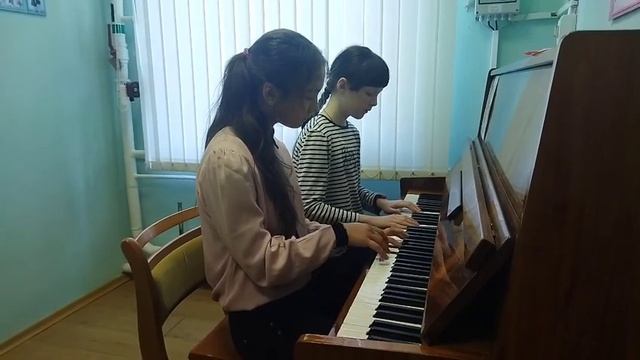 Ансамбль "ФаСольки". Л.в.Бетховен. Лунная соната. переложение для 4хручного изложения смотреть онлайн