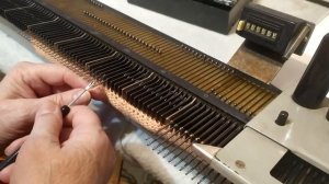 КРУГЛАЯ ГОРЛОВИНА . РАСЧЕТ И ВЯЗАНИЕ НА МАШИНЕ.