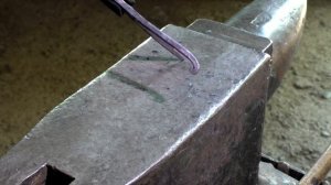 кованый двойной крючок