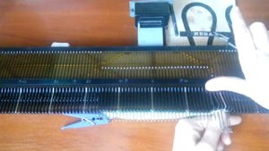 Прибавки петель одно, двух, трёх ушковым декером на однофонтурной машине Нева 2.