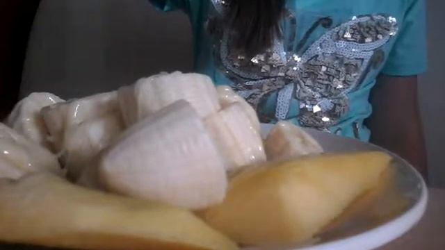 Очень вкусный десерт из манго и банана