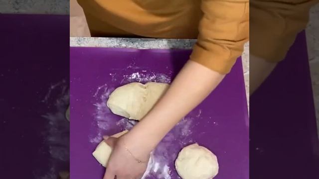 Попробуйте, не пожалеете. Красивый и интересный яблочный пирог. |ek_ cake 50 смотреть онлайн