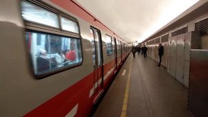 Метропоезд 81-722.1/723.1/724.1 (Юбилейный) на станции метро Технологический институт