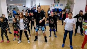 ХИП ХОП БАЗОВЫЕ ДВИЖЕНИЯ ДЛЯ НАЧИНАЮЩИХ. СВЯЗКА УРОК 1 HIP-HOP ШКОЛА А.Т.О.М. Dance В СЕВАСТОПОЛЕ