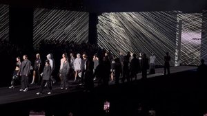 SEOUL FASHION WEEK VLOG // 2 дня из недели в Южной Корее // модные показы, уличная еда и ночной Сеу