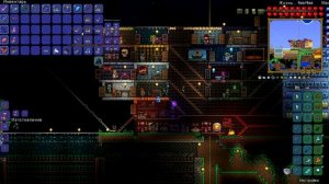 Ставим на стол бутылку с водой. Террария