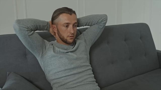 "В смысле ты себе ботинки купила?" Выпалила свекровь. Андрюшеньке же нужно за машину платить. смотреть онлайн