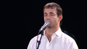 Дмитрий Певцов и оркестр - Ты меня на рассвете разбуди