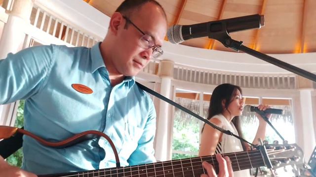 Valerie - Amy Winehouse (cover) Live Performance смотреть онлайн