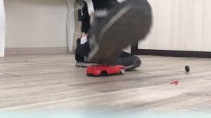 Lina crush toy car bmw x6 in sneakers