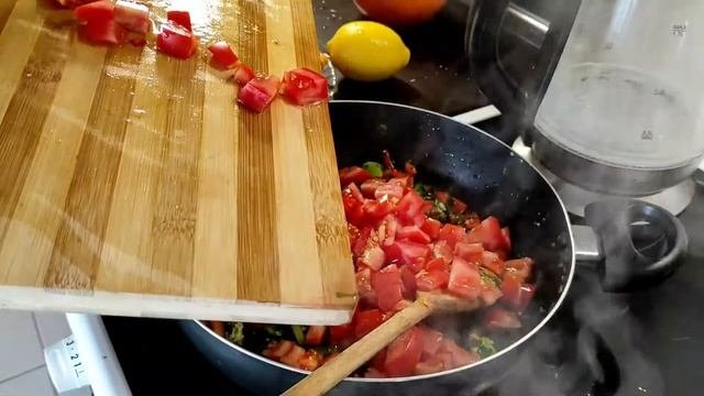 Испанская паэлья с болгарскими морепродуктами. Видео - рецепт.