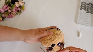 Как клеить ресницы на глаз игрушкам