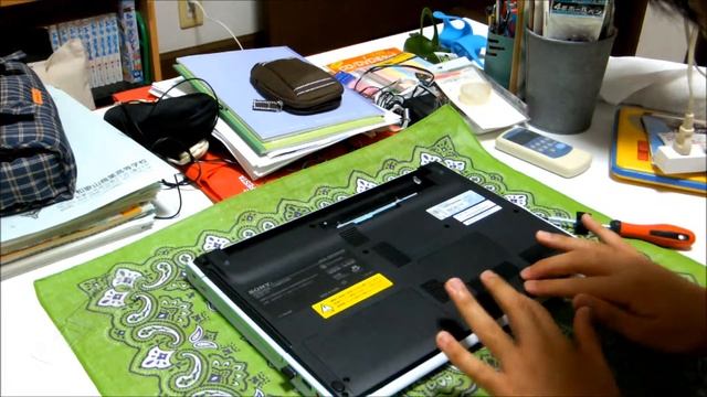 SONY VAIO E14P に CFD DDR3-8500 W3N1066Q-4G 4GB × 2を取り付けました。 смотреть онлайн